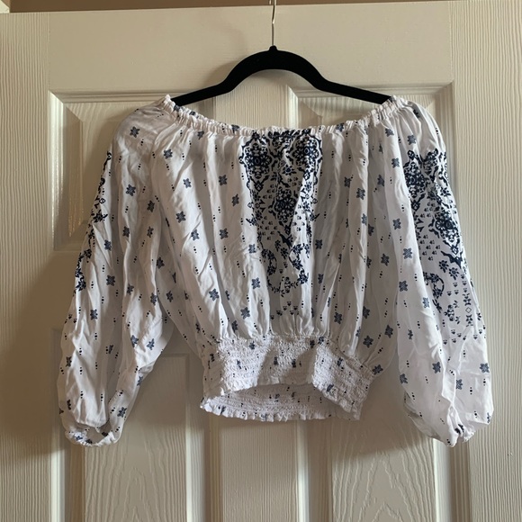 Off The Shoulder Crop Top - Picture 2 of 5